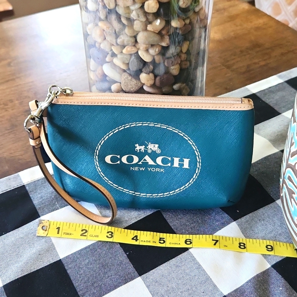 COACH LEATHER WRISTLET